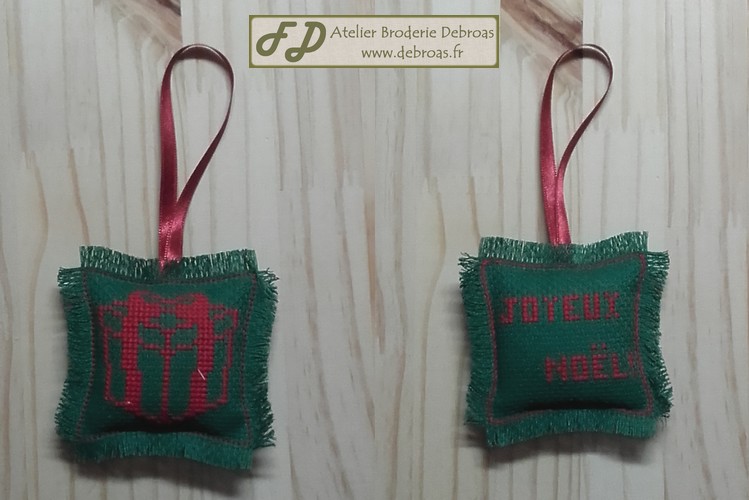 Cadeau rouge sur vert 1