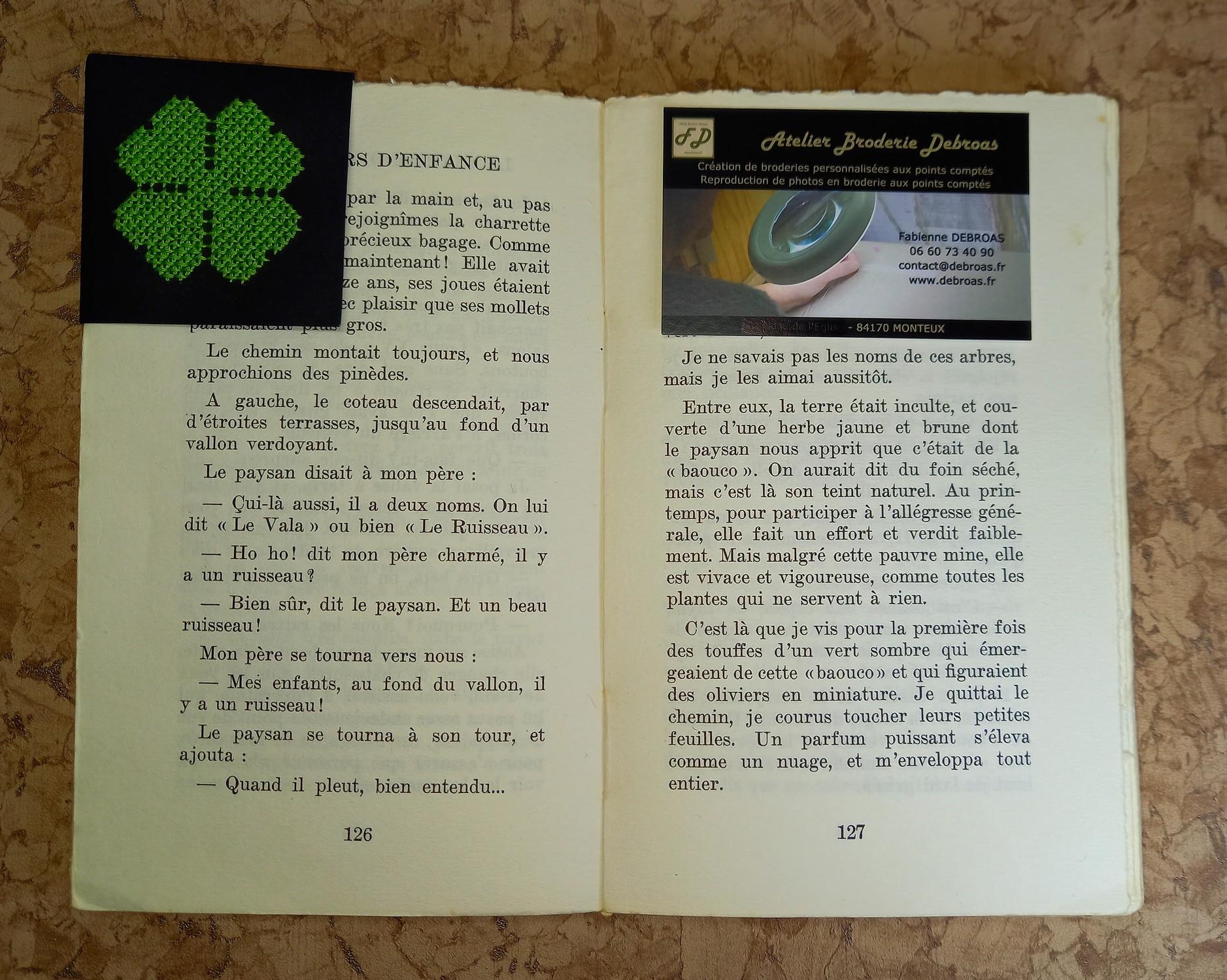 Marque page trefle 4 feuilles situation